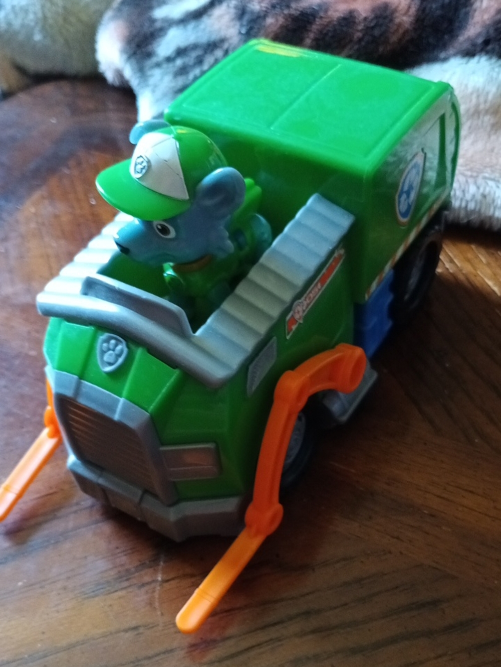 Paw Patrol Green Recycling Truck with Orange Scoop Arms and Removable Driver
